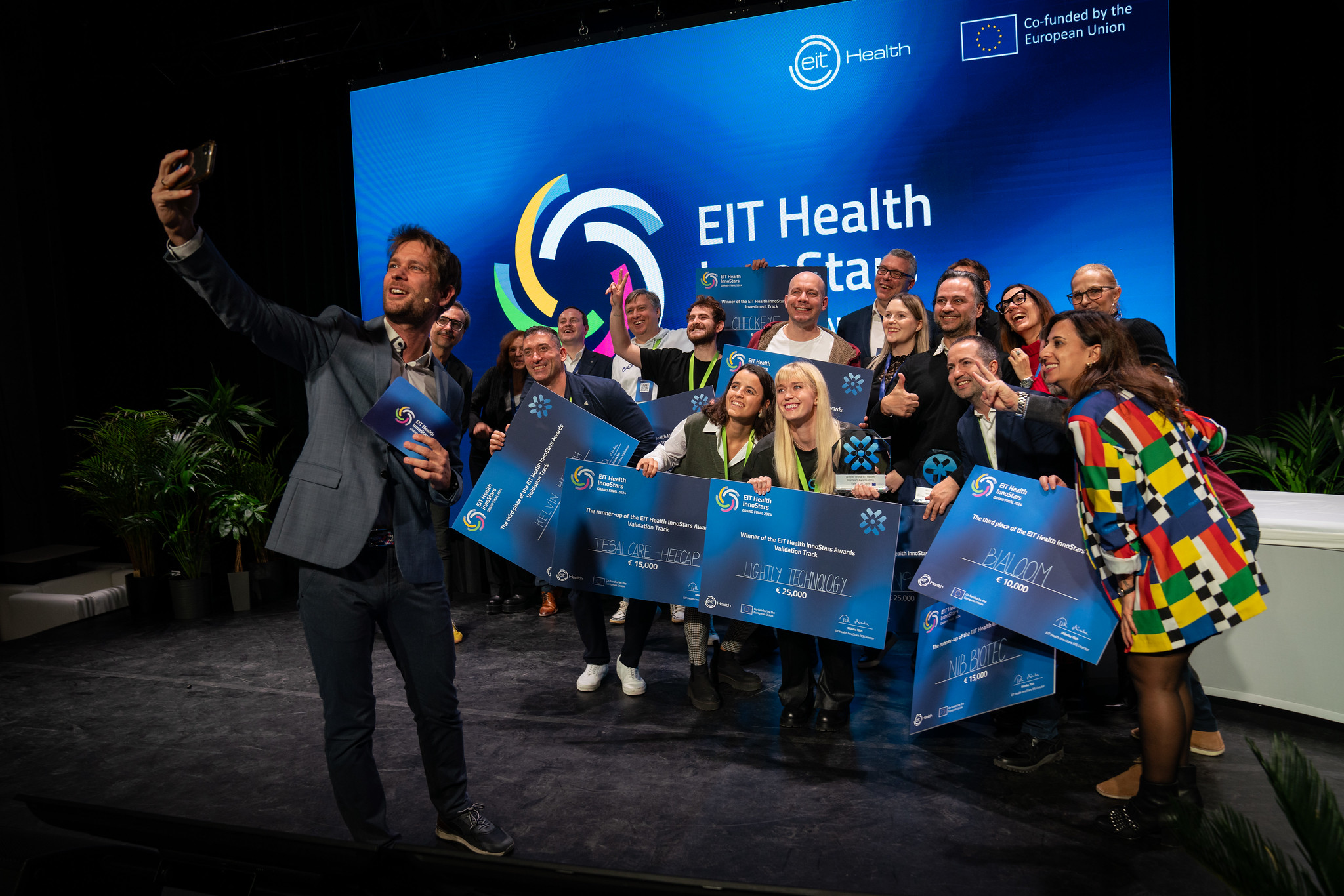 Muitos dos avanços científicos na área da saúde acabam por não sair do laboratório mas o programa EIT Health tem como objetivo ajudar as empresas portuguesas a pôr a investigação em prática