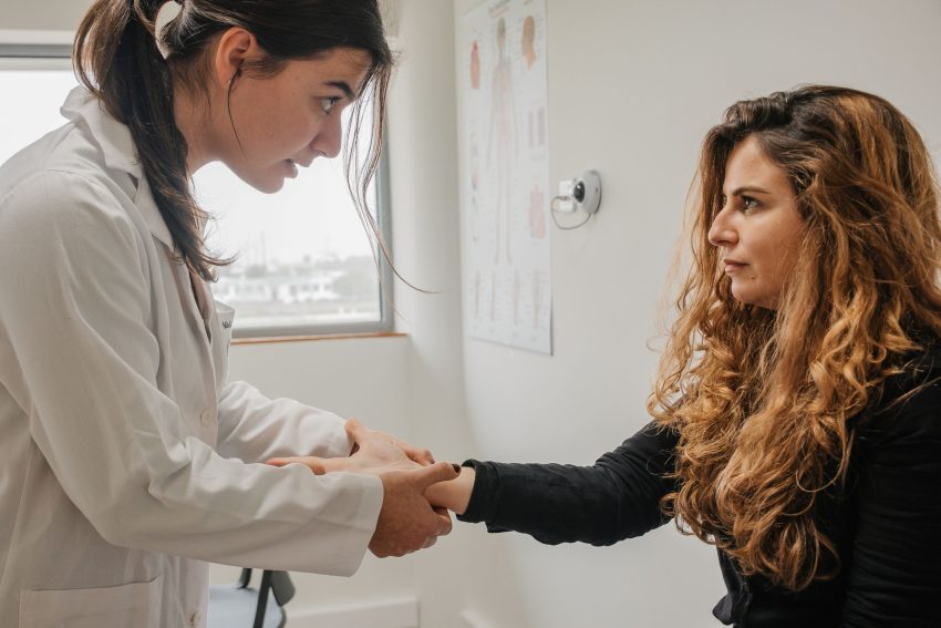 Docentes da Faculdade de Medicina da Católica criam nova ferramenta para avaliar os doentes simulados