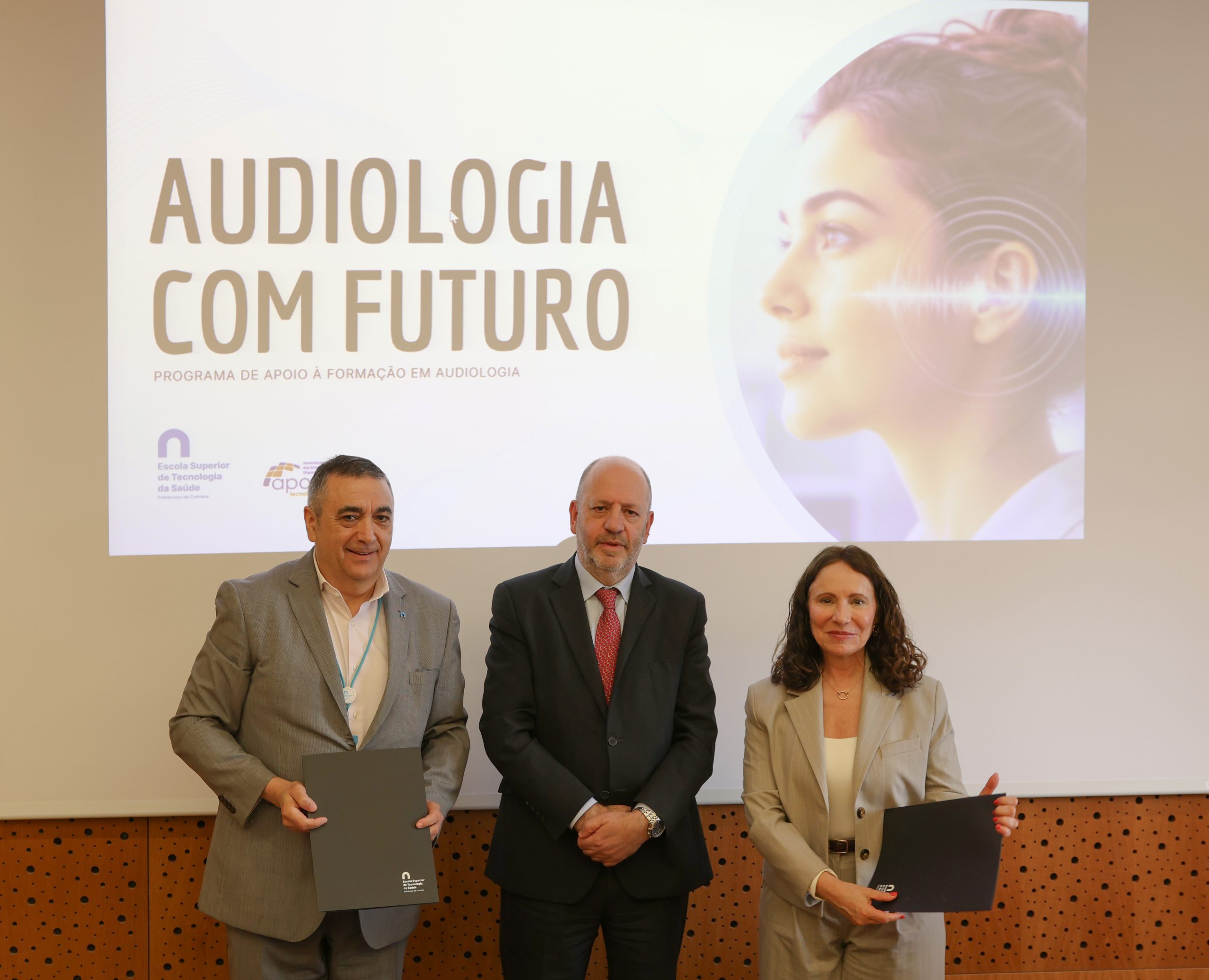 Estudantes de Audiologia da ESTeSC-IPC vão ter bolsas pagas pela APORMED